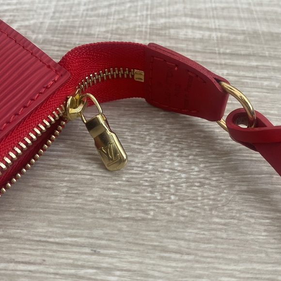 Louis Vuitton Red Pochette Leather Shoulder Bag - Picture 8 of 8